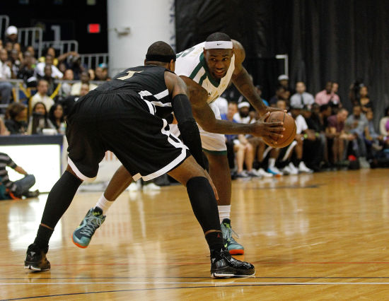 格击球之间 格击球之间